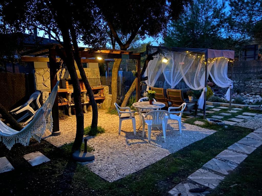 Encantadora cabaña de madera Albalate De Zorita Exterior foto